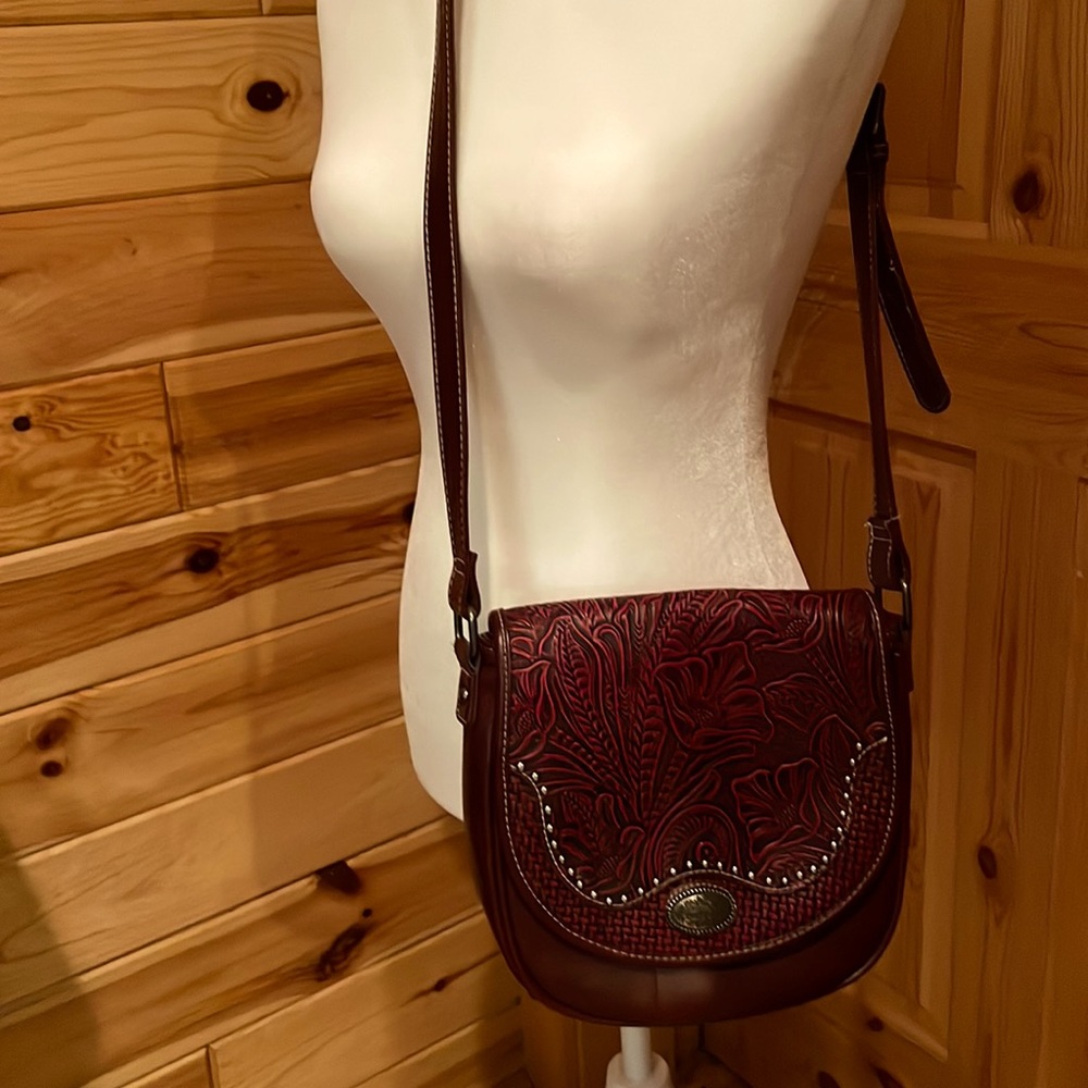 “Trinity Ranch” Crossbody Bag - Picture 2 of 9